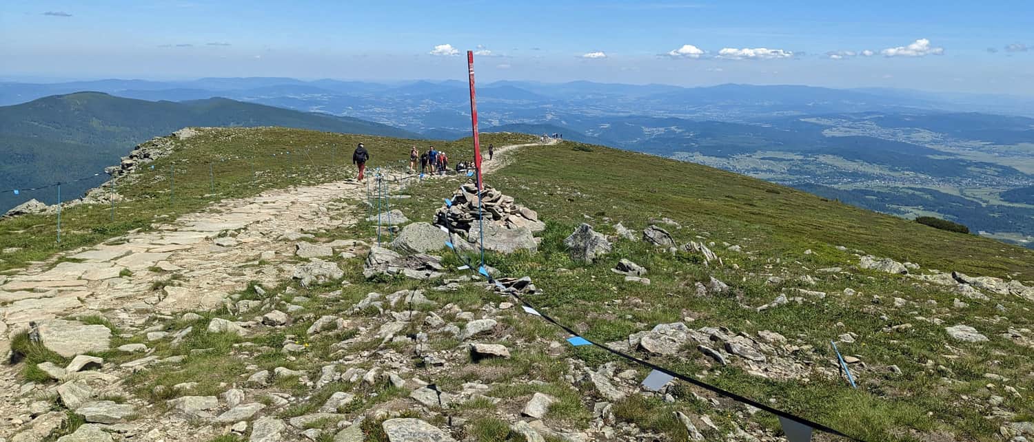 Widok z Diablaka na wschód: Pasmo Polic, Beskid Makowski, Wyspowy i Gorce