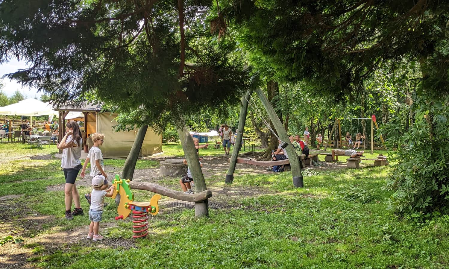 Plac zabaw i łąka przy Stefance na Koziej Górze