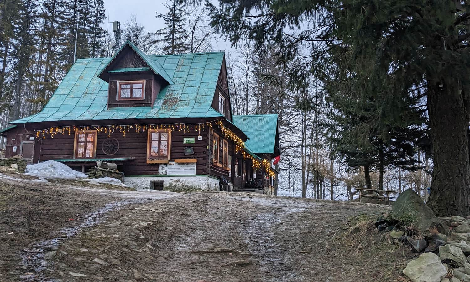 Schronisko PTTK na Przegibku