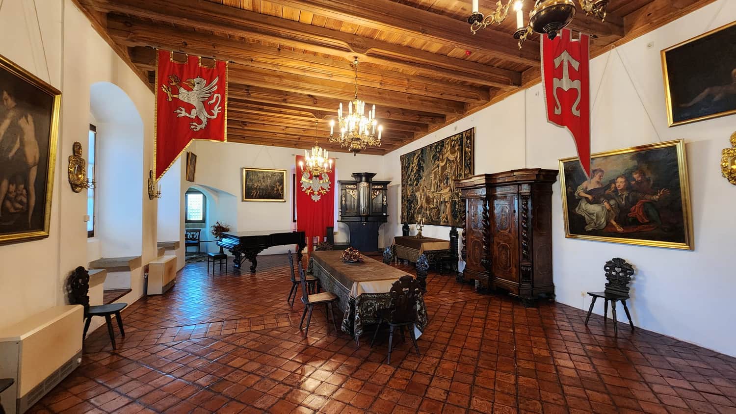 Zamek w Dębnie, sala koncertowa