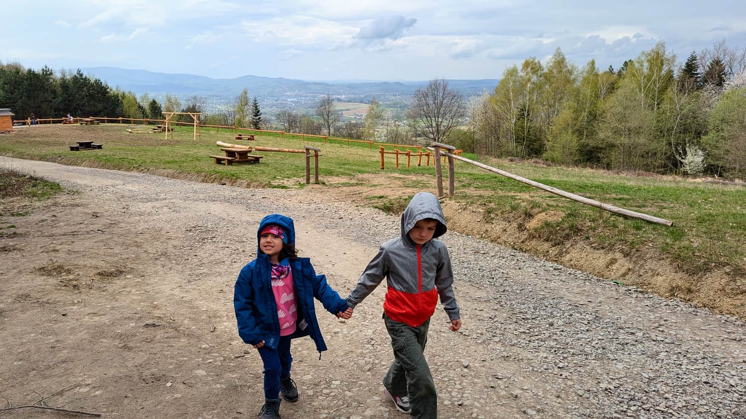 Droga do wieży widokowej na Łysuli