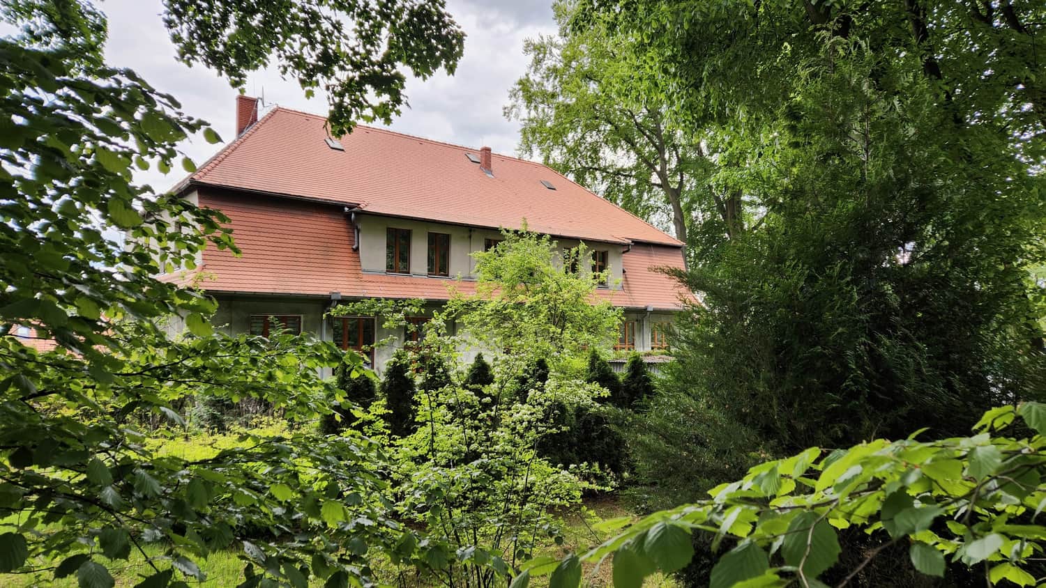 Building of the former evangelical school