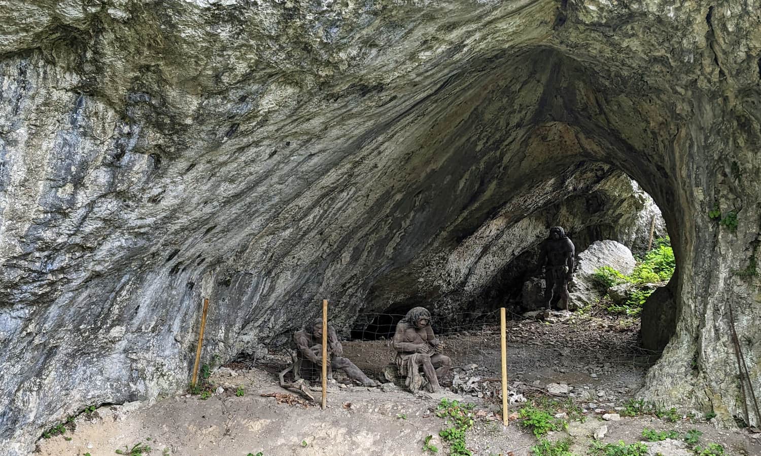 Rekonstrukcja obozowiska neandertalczyków przy Jaskini Ciemnej