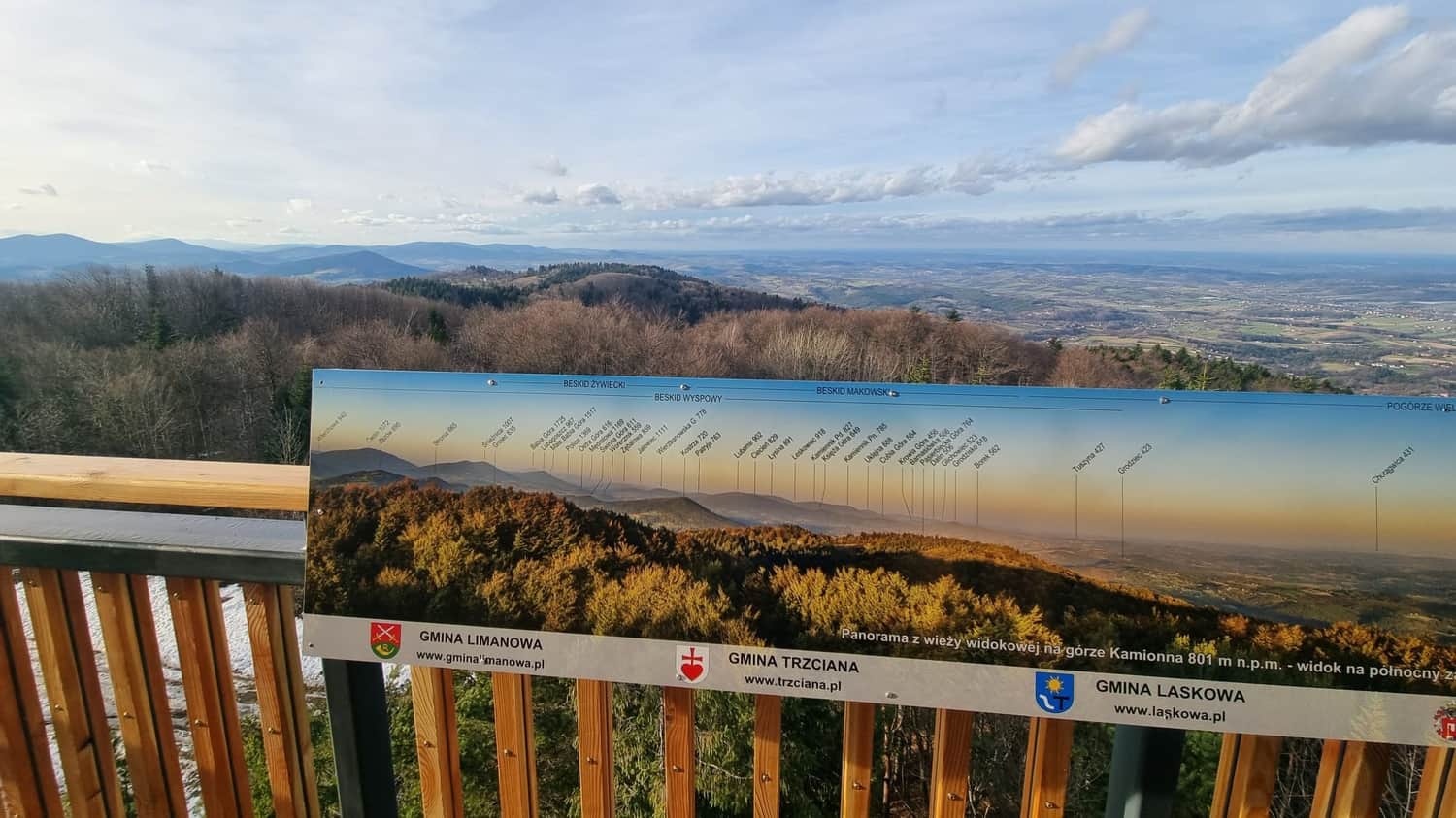 Kamionna, 802 m n.p.m. Widok z wieży. Fot. Tomasz Pawłowski