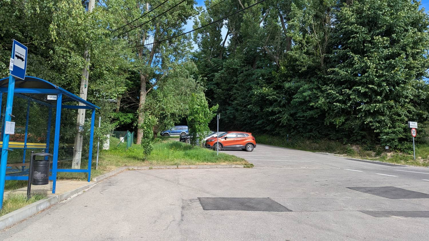 Nielepice - bus loop and car park