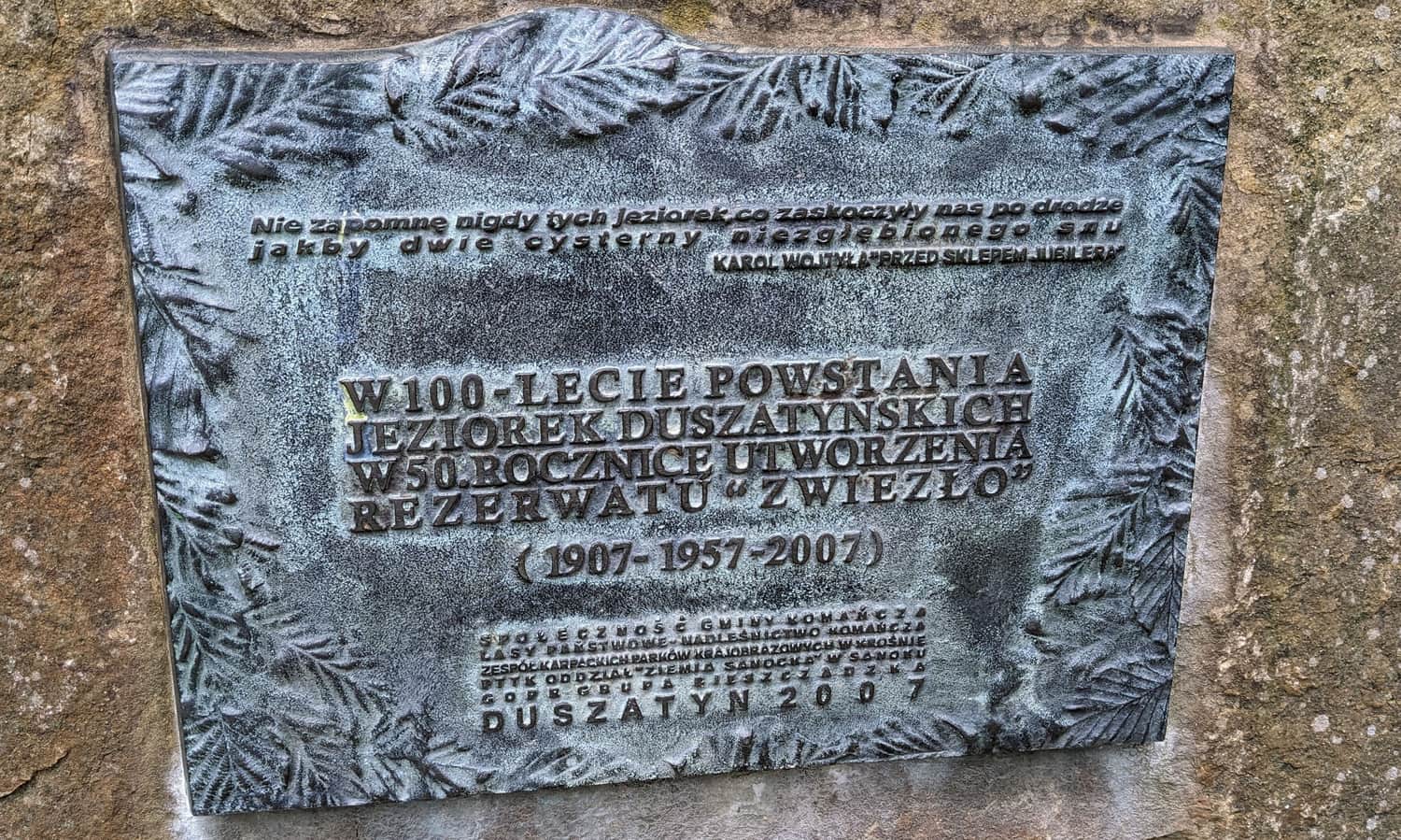 Jeziorka Duszatyńskie - pamiątkowa tablica