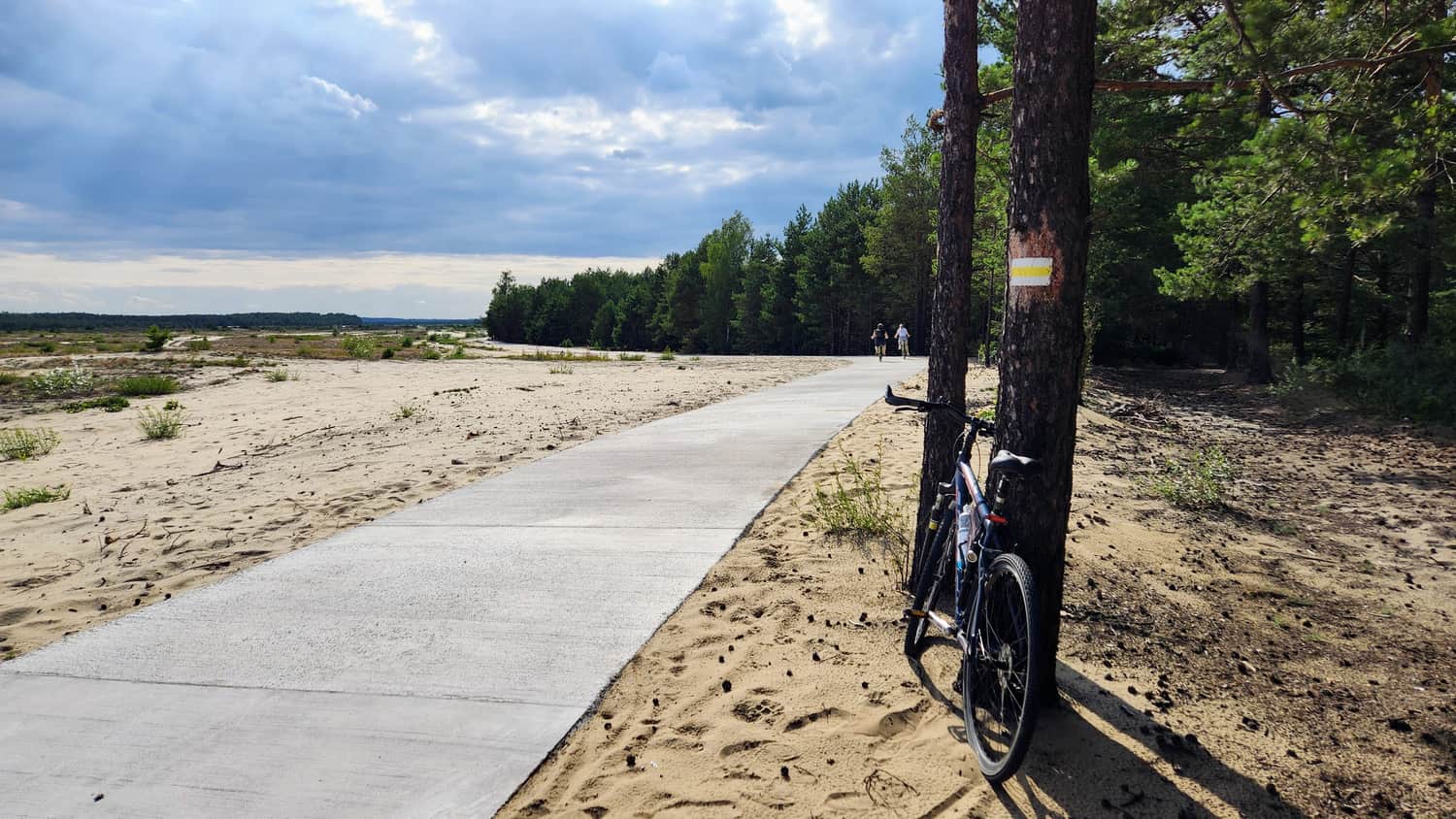 Pustynia Błędowska, ścieżka pieszo-rowerowa