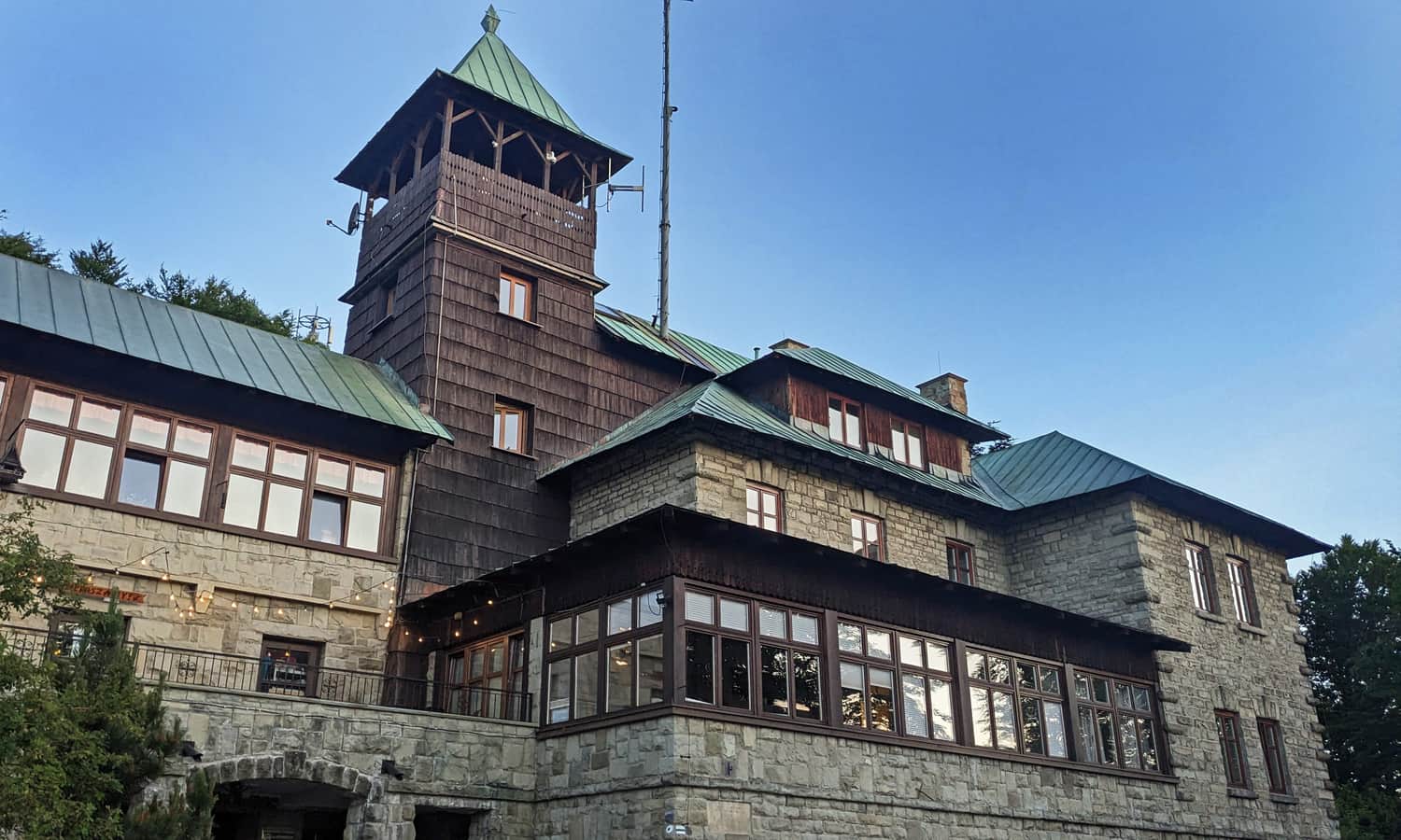 PTTK Szyndzielnia Mountain Hut