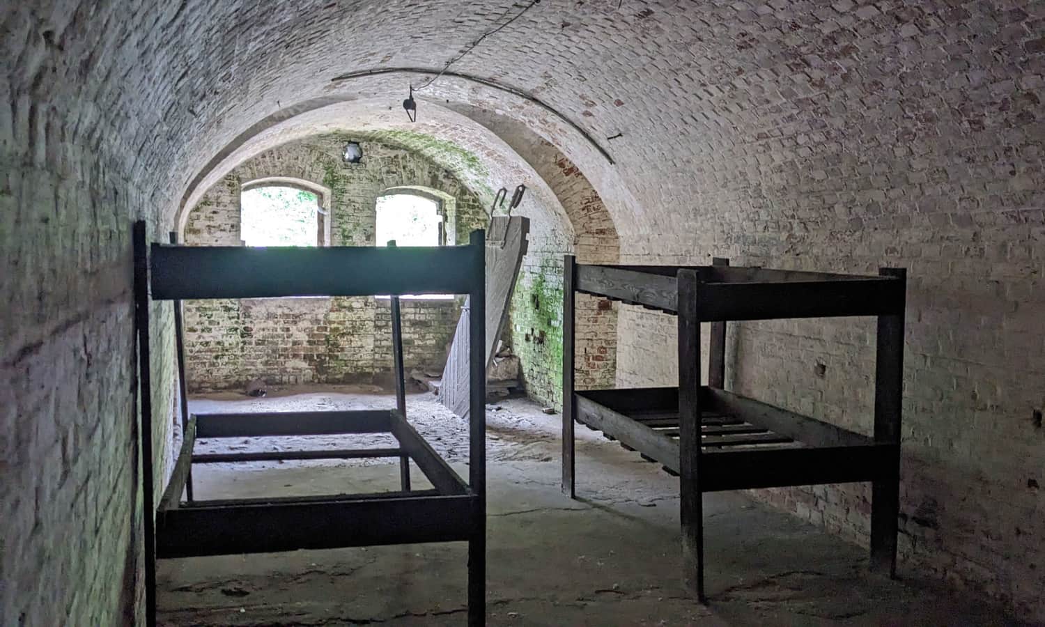 Fort Gerharda - mroczne wnętrza kazamatów