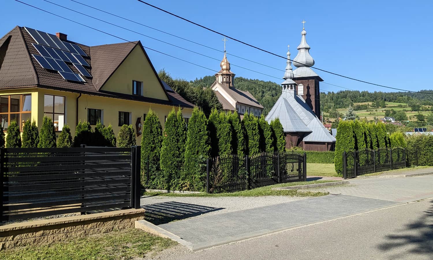 Szczawa – new and historic churches