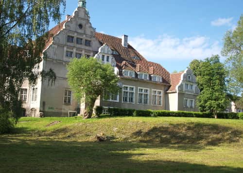 Nowy zamek - widok od strony parku