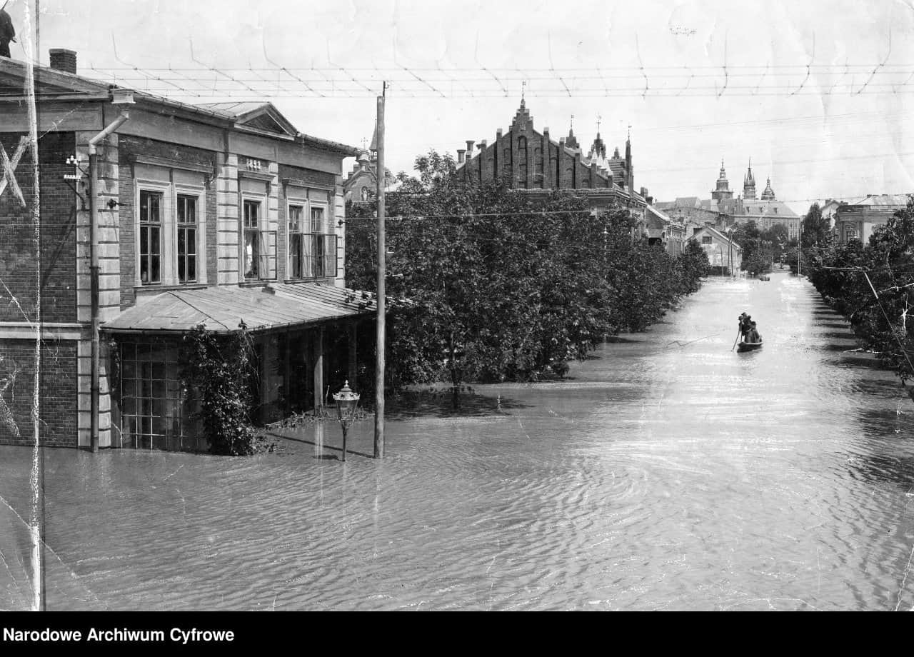 Powódź w Krakowie w 1903 roku, fot. Narodowe Archiwum Cyfrowe