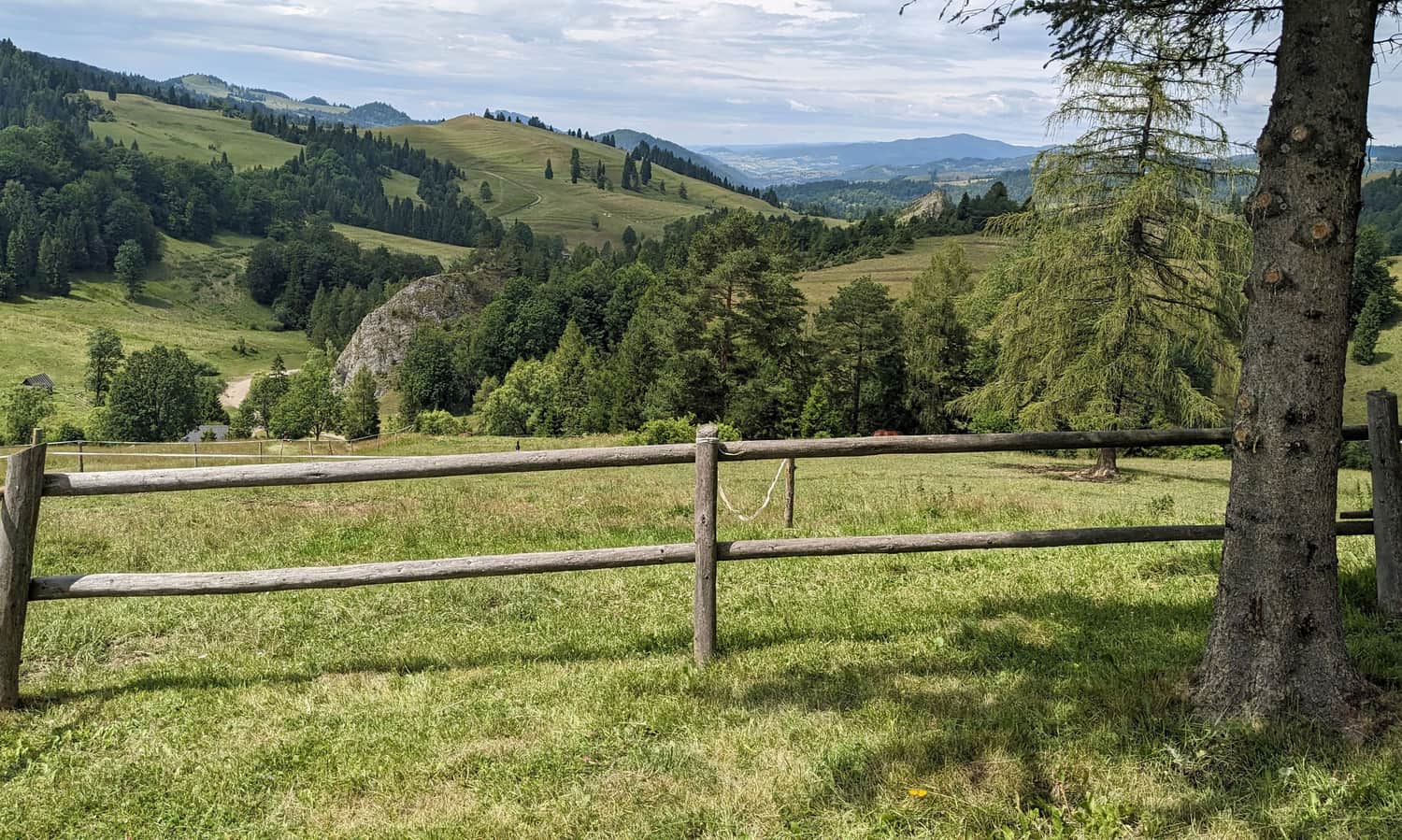 Przełęcz Rozdziela nad Rezerwatem Biała Woda