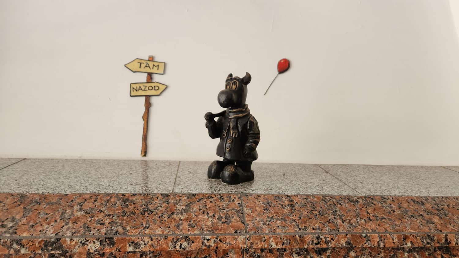 Wandrusik — a traveler Bebok, in front of the Silesian Chamber of Physicians (49a M. Grażyńskiego Street)