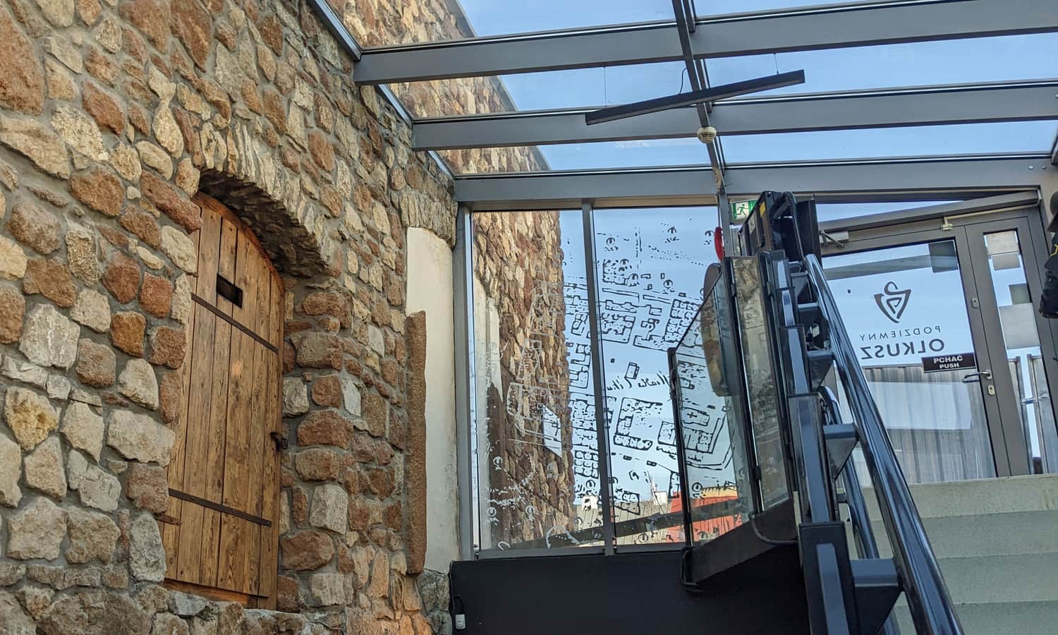 Podziemny Olkusz. Wejście do trasy podziemnej w piwnicach dawnego ratusza