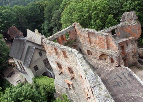 widok z wieży na zamek