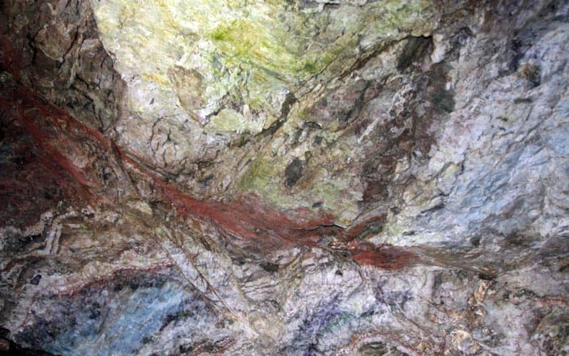 Próbka kolorowych minerałów