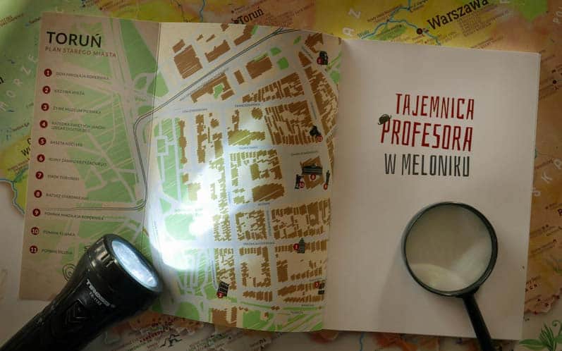 W orientacji pomogą nam mapki na wewnętrznych stronach okładki