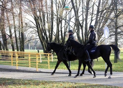 konna policja patrolująca bulwary