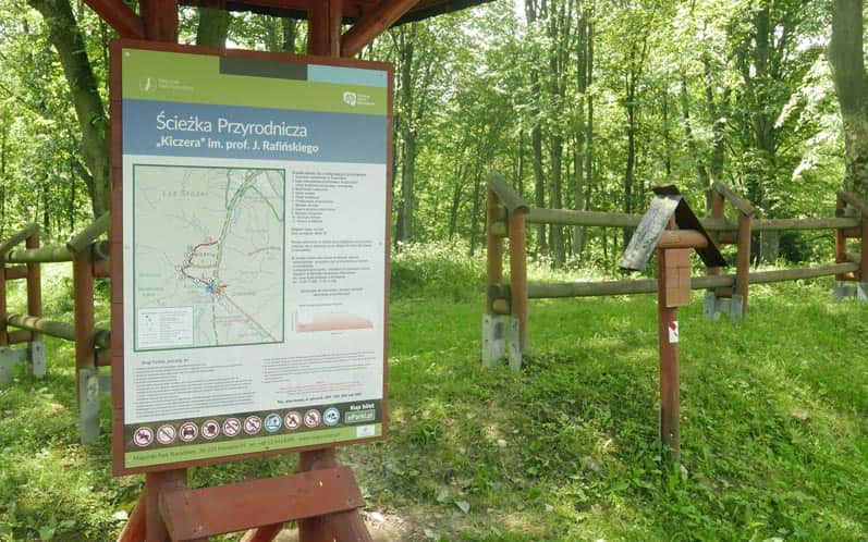 Ścieżka Kiczera - tablica informacyjna na początku szlaku