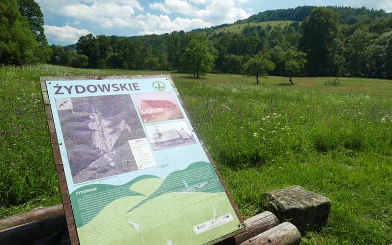Ścieżka Kiczera - tablica informacyjna na początku szlaku