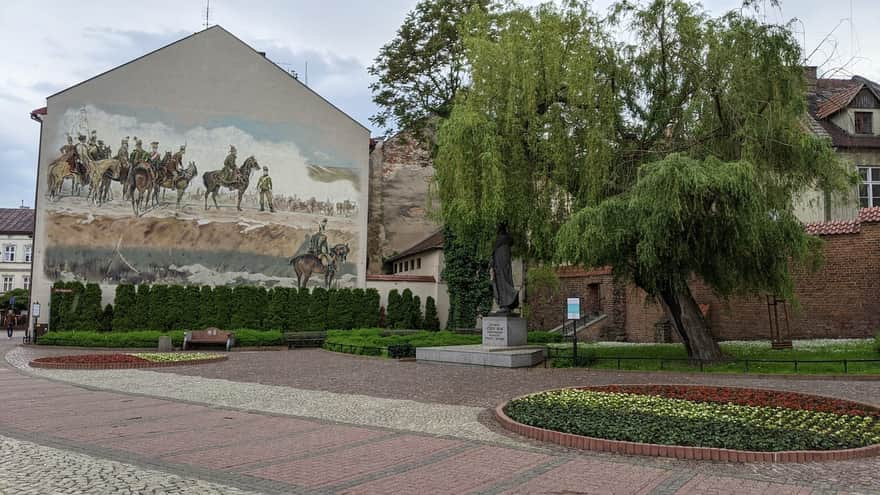 Hungarian Square