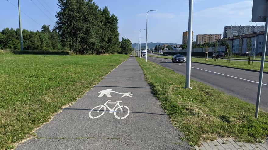 Bike path along Jana Pawła II Avenue