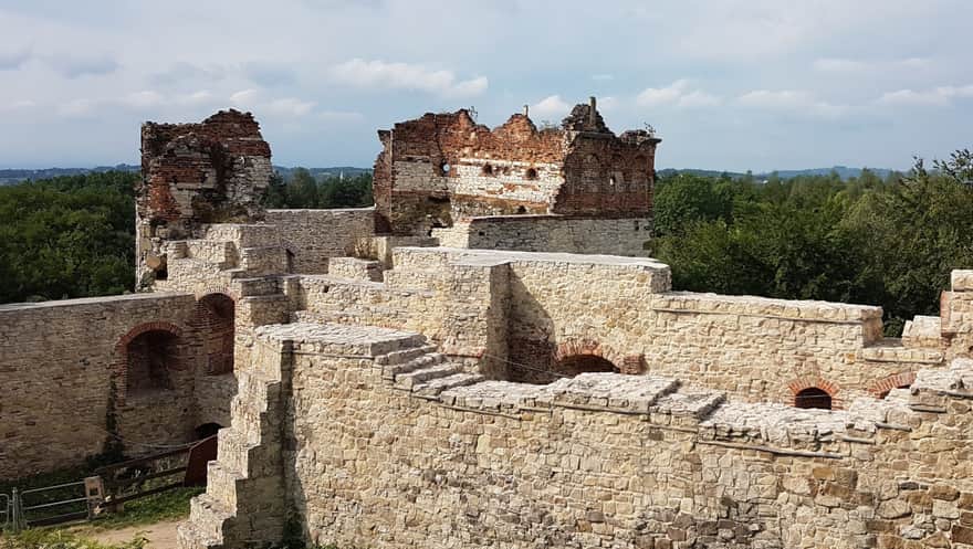 Ruins of Tenczyn Castle in Rudno - sightseeing