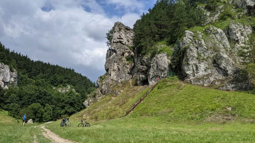 Kobylanska Valley - Path to the Chapel