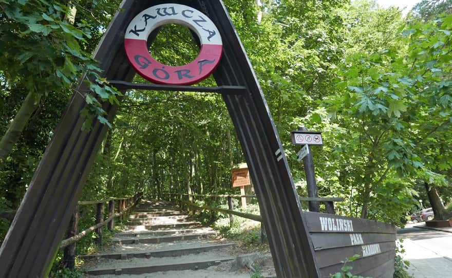 Kawcza Góra - start of the black trail at the beach in Międzyzdroje