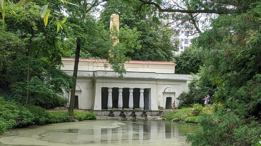 Egyptian Temple, figarnia - Royal Baths Park in Warsaw