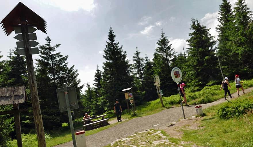 Sowia Przełęcz, trail intersection