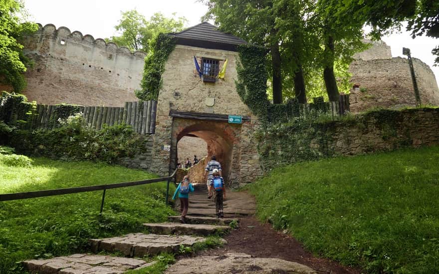 Chojnik Castle - main castle gate