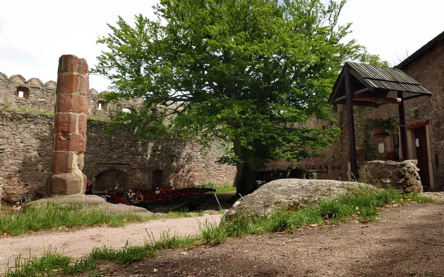Chojnik Castle - courtyard
