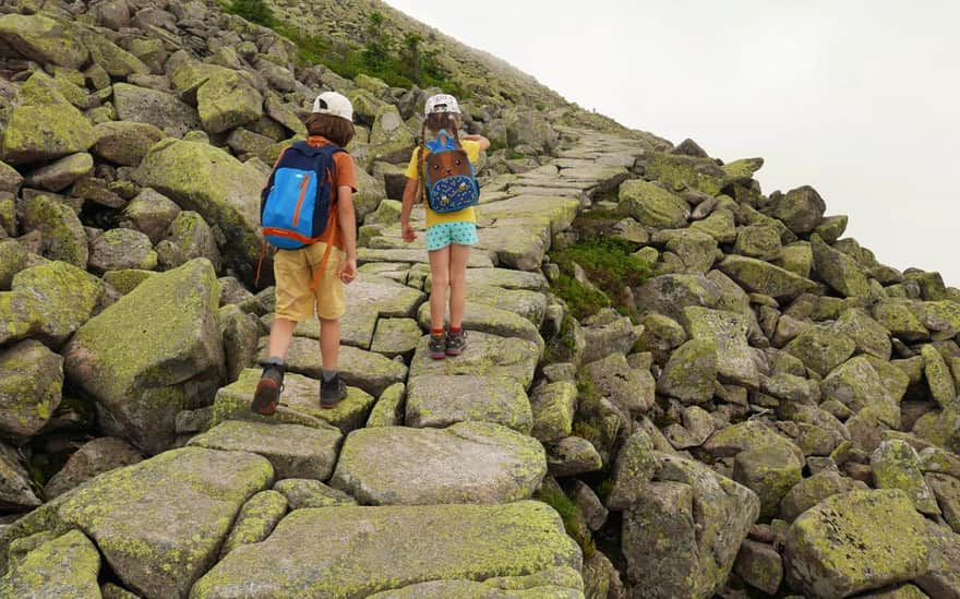 Rocky path along Szyszak