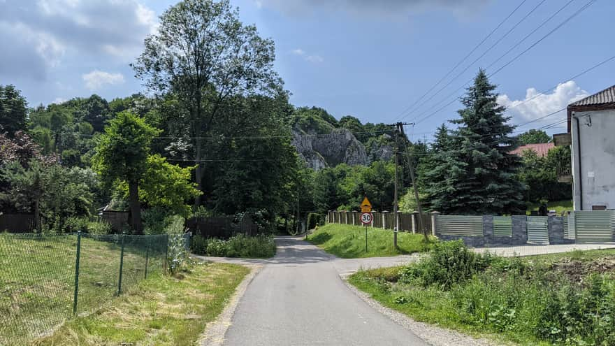 Route to Wierzchowska Cave