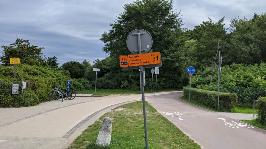 Trasa rowerowo-spacerowa - oznaczenie szlaku R10