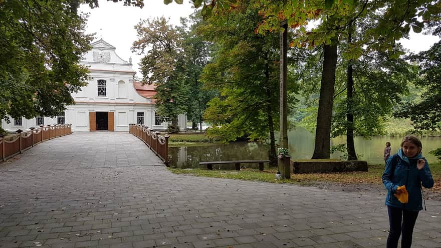 Kościół na Wodzie w Parku Zwierzyńczyk