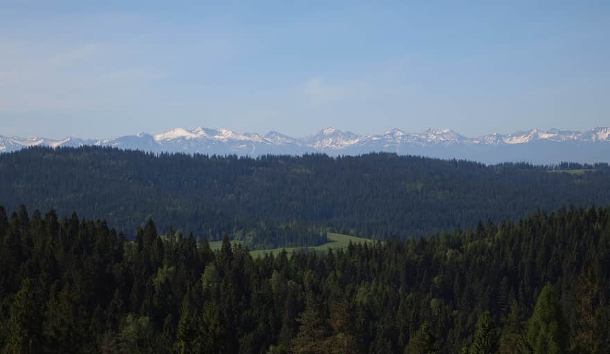 Schronisko na Maciejowej - panorama Tatr ze schroniska