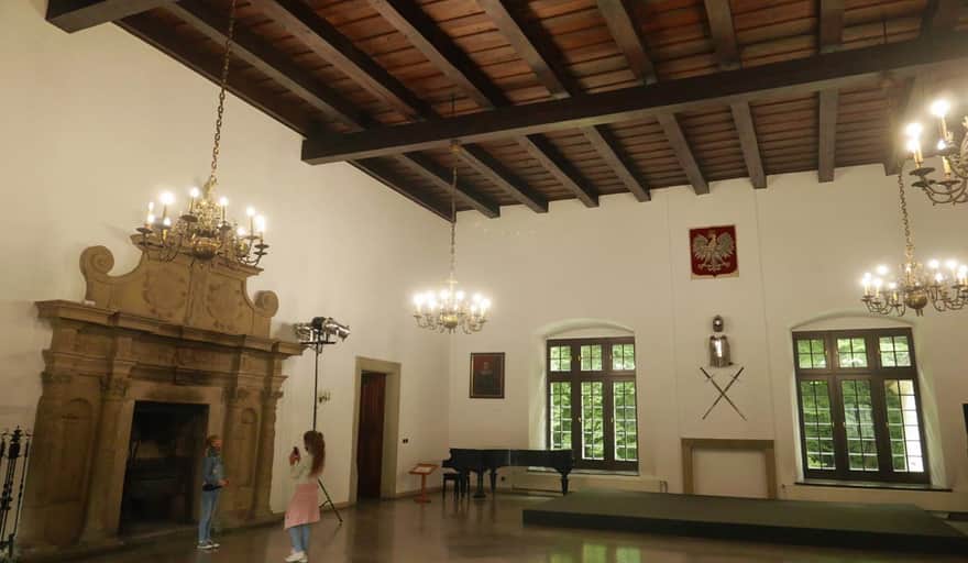 Zamek Suski - wnętrza. Sala Rycerska