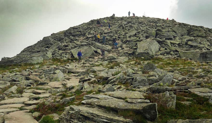 Descent from the summit of Babia Góra towards Przełęcz Brona