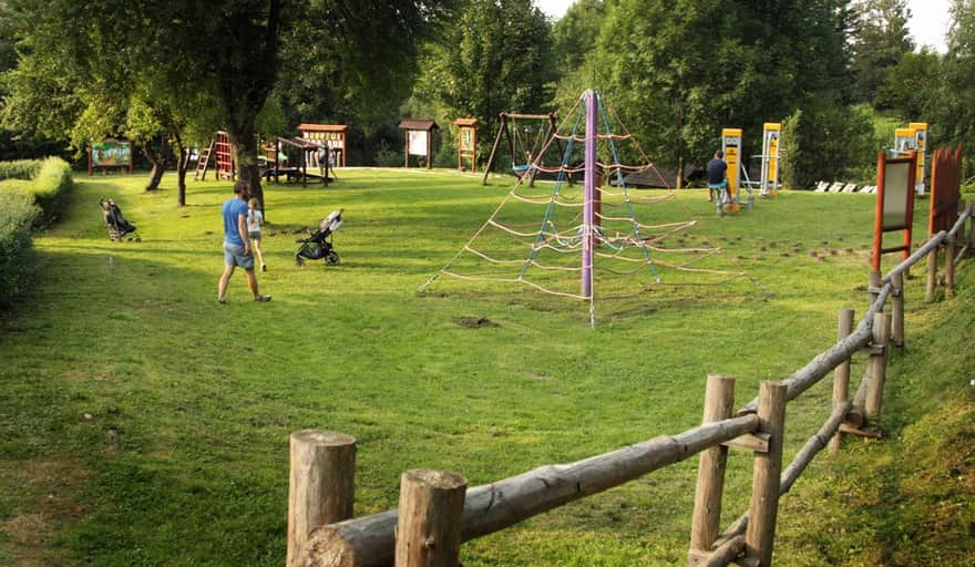 Zawoja-Markowe. Playground on the green trail