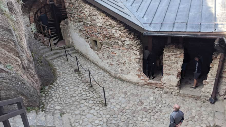 Czorsztyn Castle - courtyard