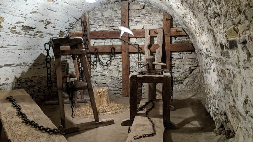 Zamek w Nidzicy - lochy i narzędzia tortur