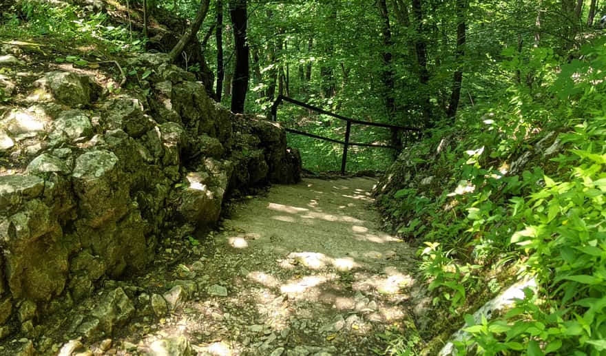Ojców, green educational trail - approach near the Dark Cave