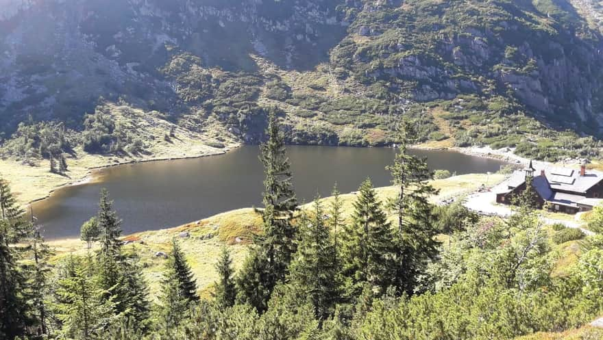 View of Samotnia Shelter and Small Pond