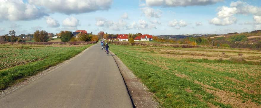 Biking to Ojcow. Rural road in Pękowice, Ojcowska Street