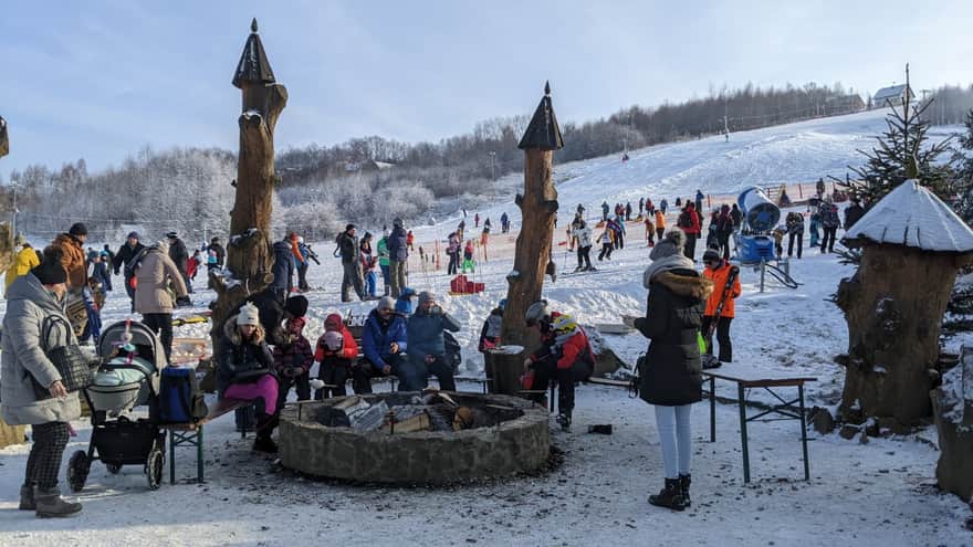 Ognisko i możliwość upieczenia kiełbasek 