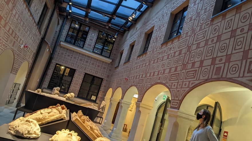 Muzeum Warszawy - pozostałości detali architektonicznych 