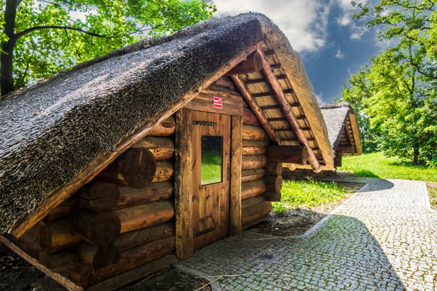 Zamek w Będzinie - półziemianki i wał (zdj. Muzeum Zagłębia w Będzinie)